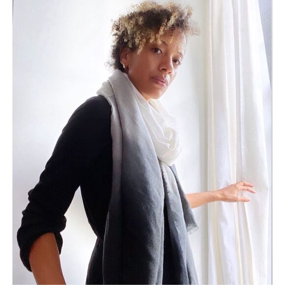 Carly Cushnie Womens Long Scarf Black Gray White Ombre Gradient One Size New - Picture 1 of 7